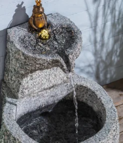Dehner Granit-Gartenbrunnen Froschkönig, ca. Ø50/H55 cm