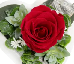Dehner Keramik-Herz mit Longlife-Rose Cindy, rot, ca. B17/H10/T17 cm