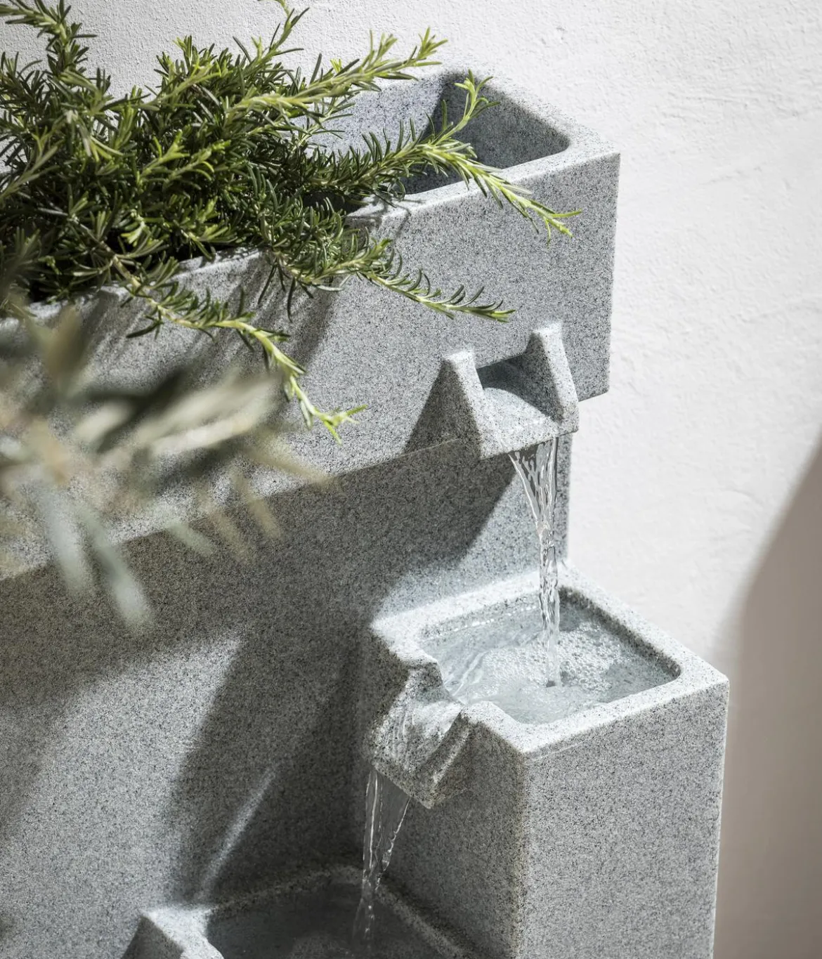 Dehner Polyethylen-Gartenbrunnen Gradino, solarfähig, ca. H80,5 cm