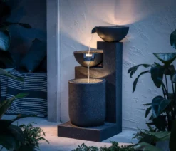 Dehner Polyresin-Gartenbrunnen Samson, solarfähig, ca. H100 cm