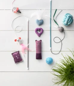 Dehner Premium Lovely Katzenspielzeug Verspieltes Fellknäuel