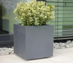 Eastwest Fiberglas-Pflanzkübel mit Pflanzenroller, quadratisch, anthrazit