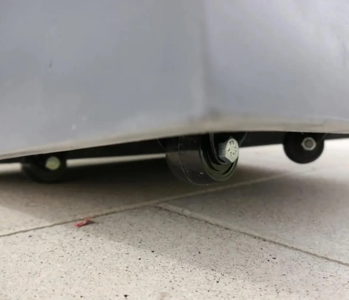 Eastwest Fiberglas-Pflanzkübel mit Pflanzenroller, rechteckig