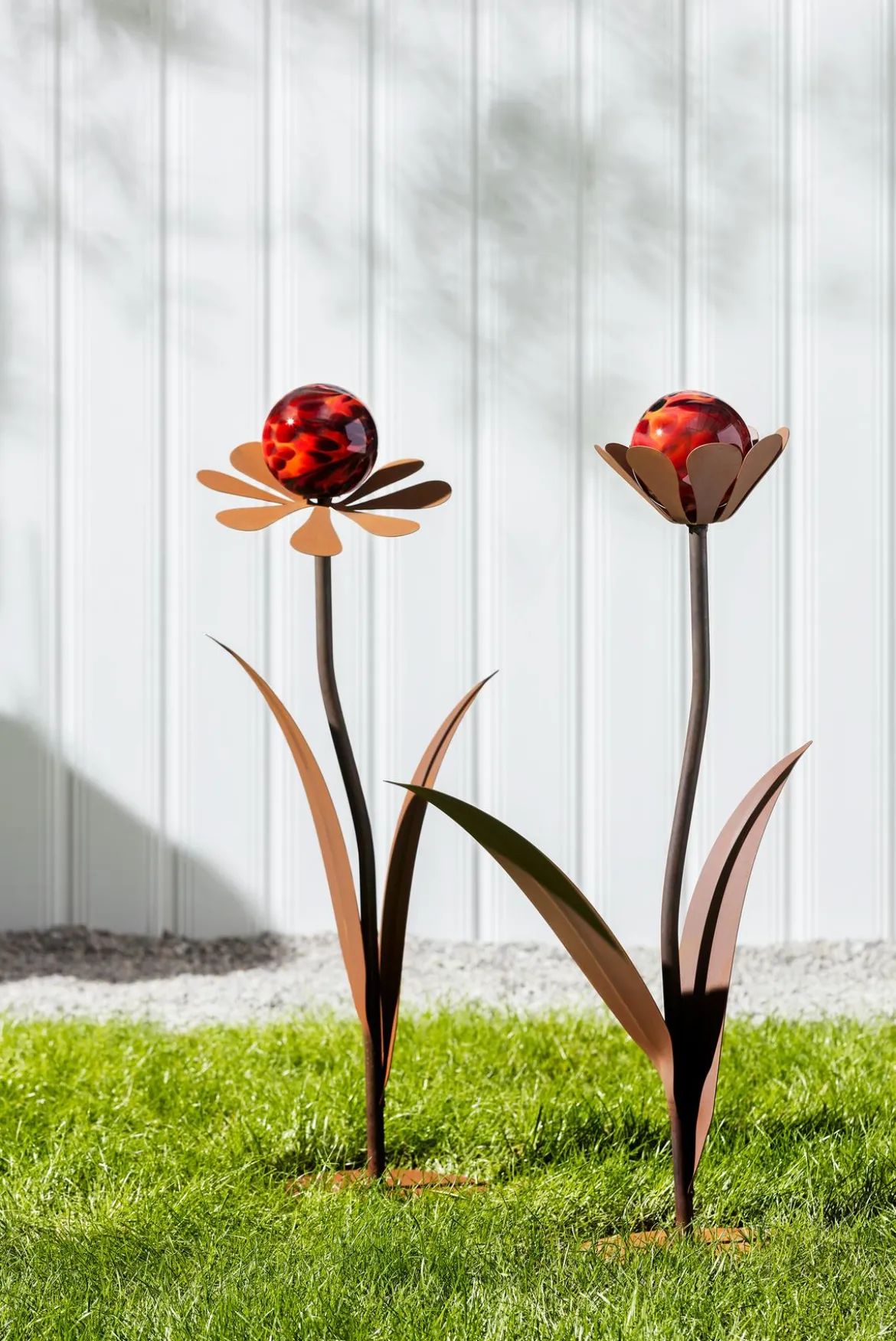 Ferrum Metall-Blume Jessy mit Glaskugel, ca. H77 cm