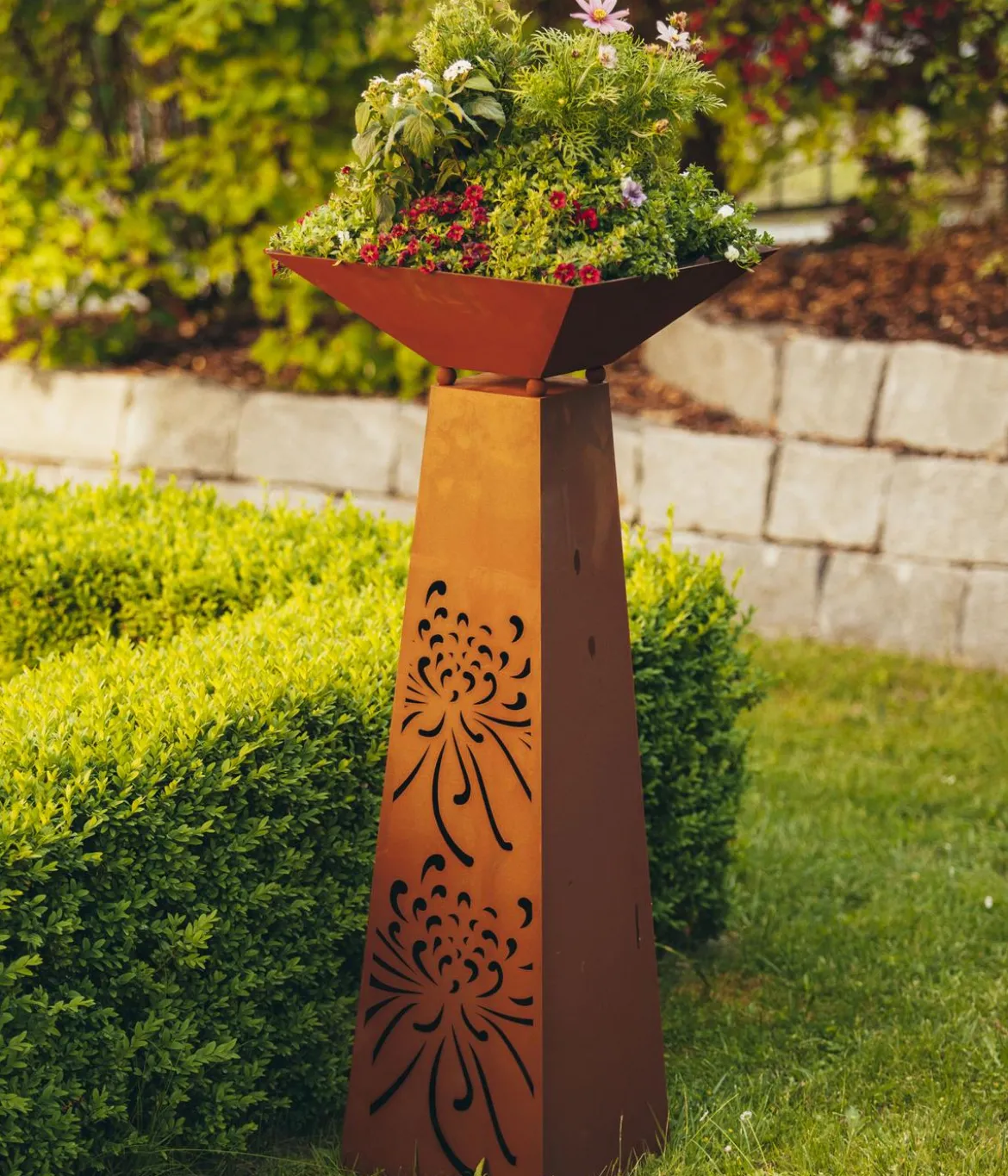Ferrum Rost-Säule Trapez Strohblume