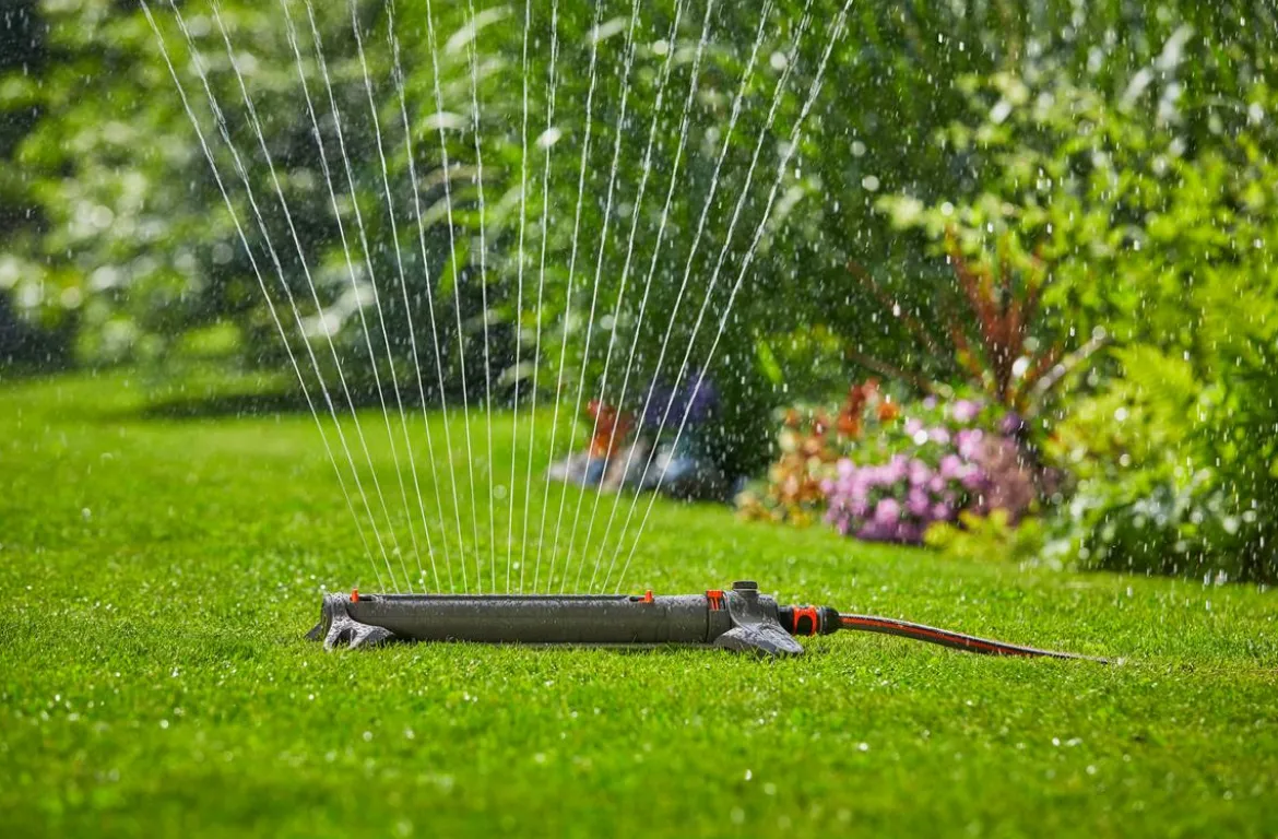 GARDENA Viereckregner Aquazoom L