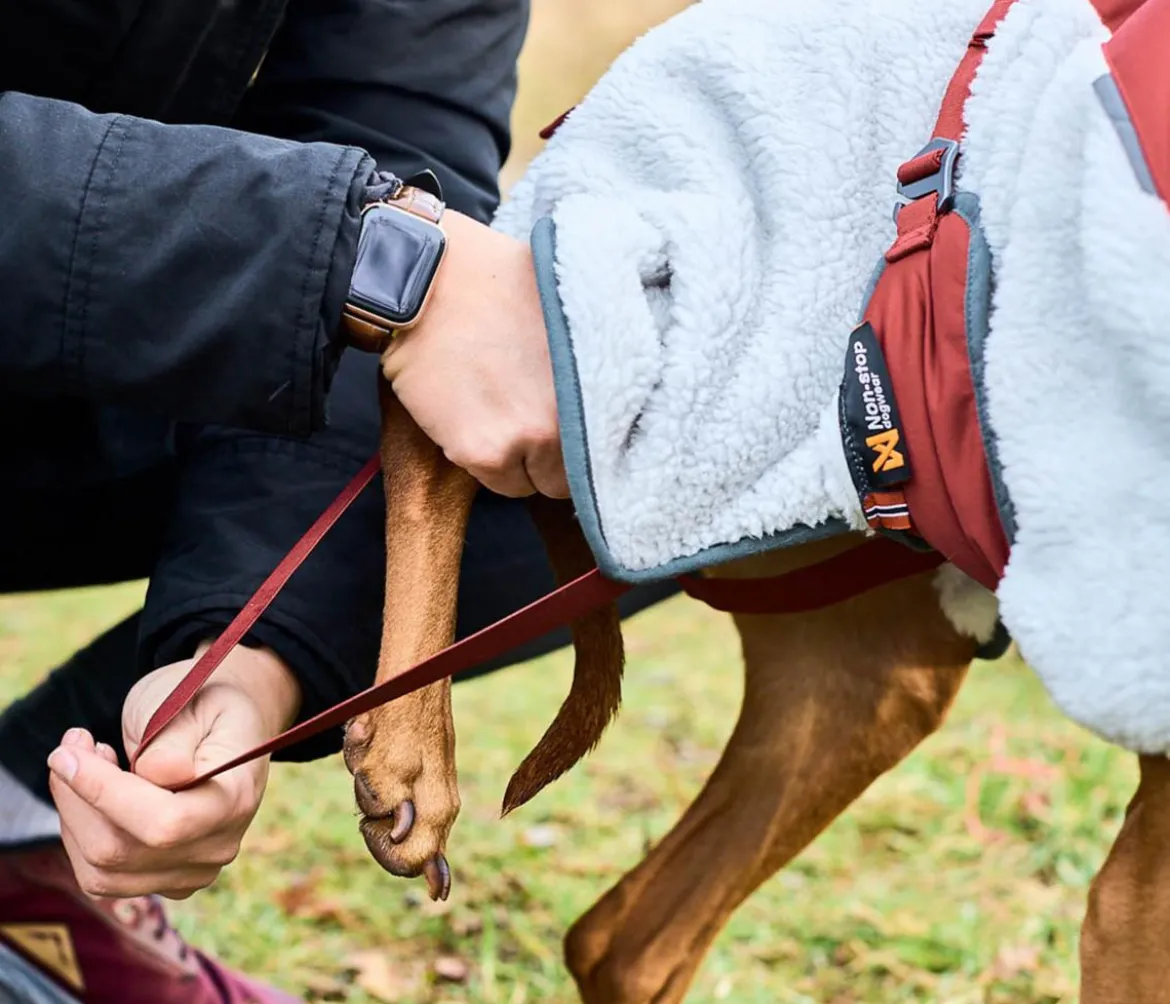 Non-stop dogwear Hunde-Fleecejacke Trekking fleece dog jacket, grau/dunkelrot/türkis