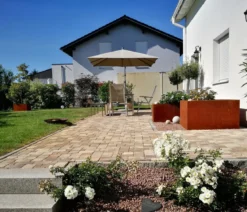 Palatino Cortenstahl-Pflanzgefäß Clara, ca. B80/H50/T80 cm