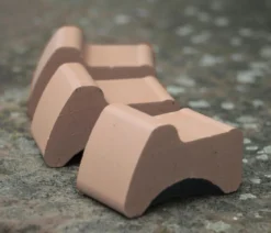 Spang Terrakotta-Füßchen, ca. B6,5/H3,8/T4 cm, 3 Stk.