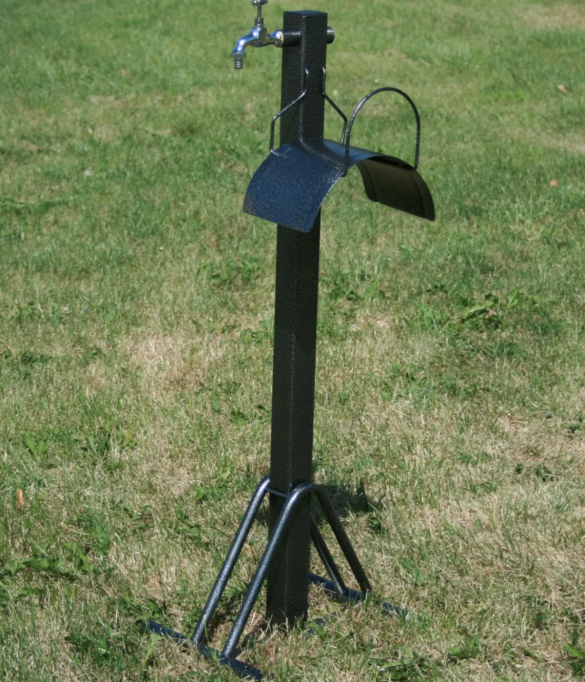 Tomco Stahl-Wassersäule Verona, mit 1/2 Hahn und Schlauchhalter