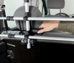 Trixie Auto-Gitter mit Kopfstützenfixierung, ca. B96-163/H34-48 cm