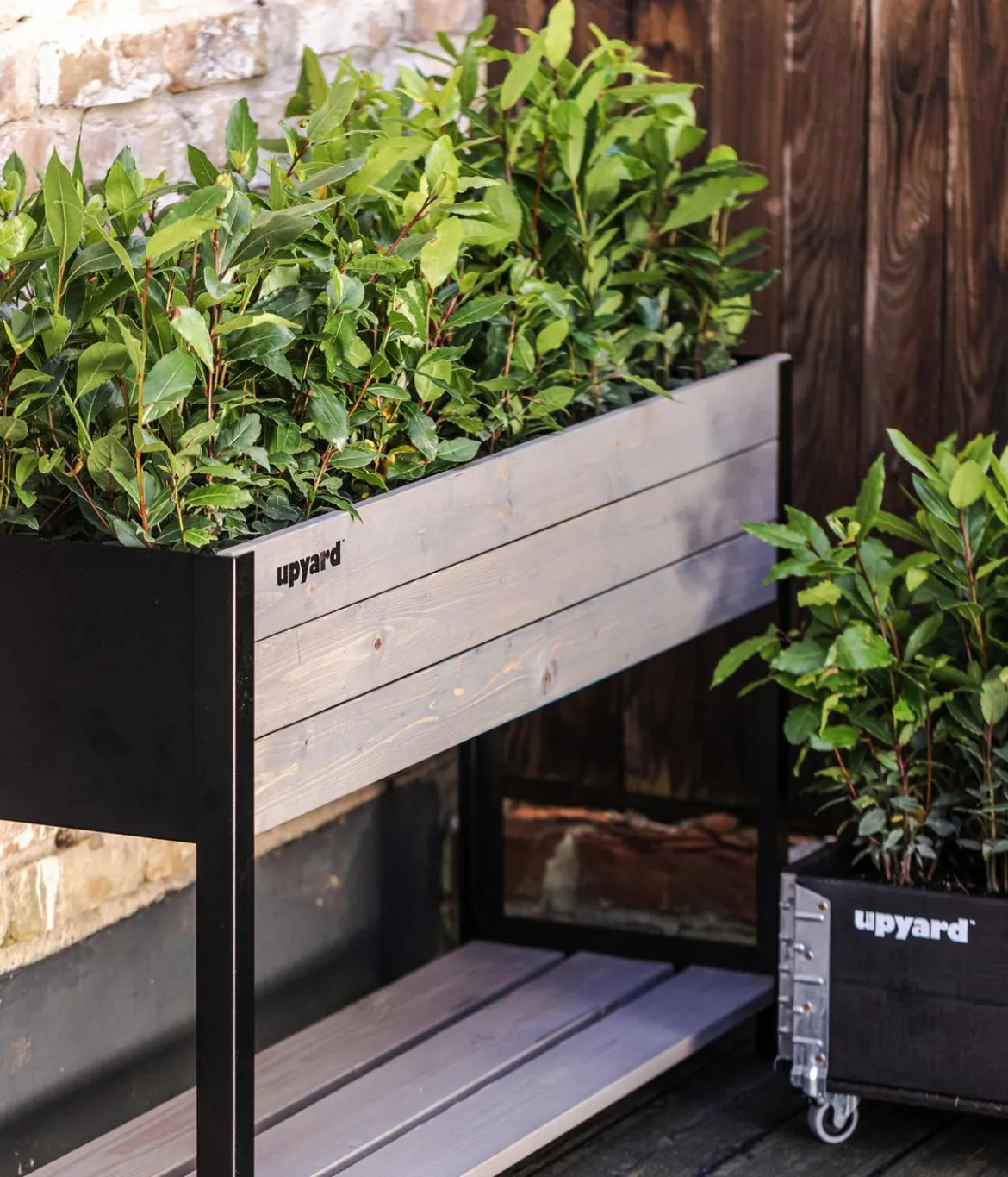 Upyard Holz-Pflanzkasten ModernBox mit Ablage, ca. B118/H72/T36 cm